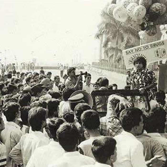 Tabla Maestro Zakir Hussain attends DAIRRC’s STREET Corner Meeting for Drug Awareness in 1989.